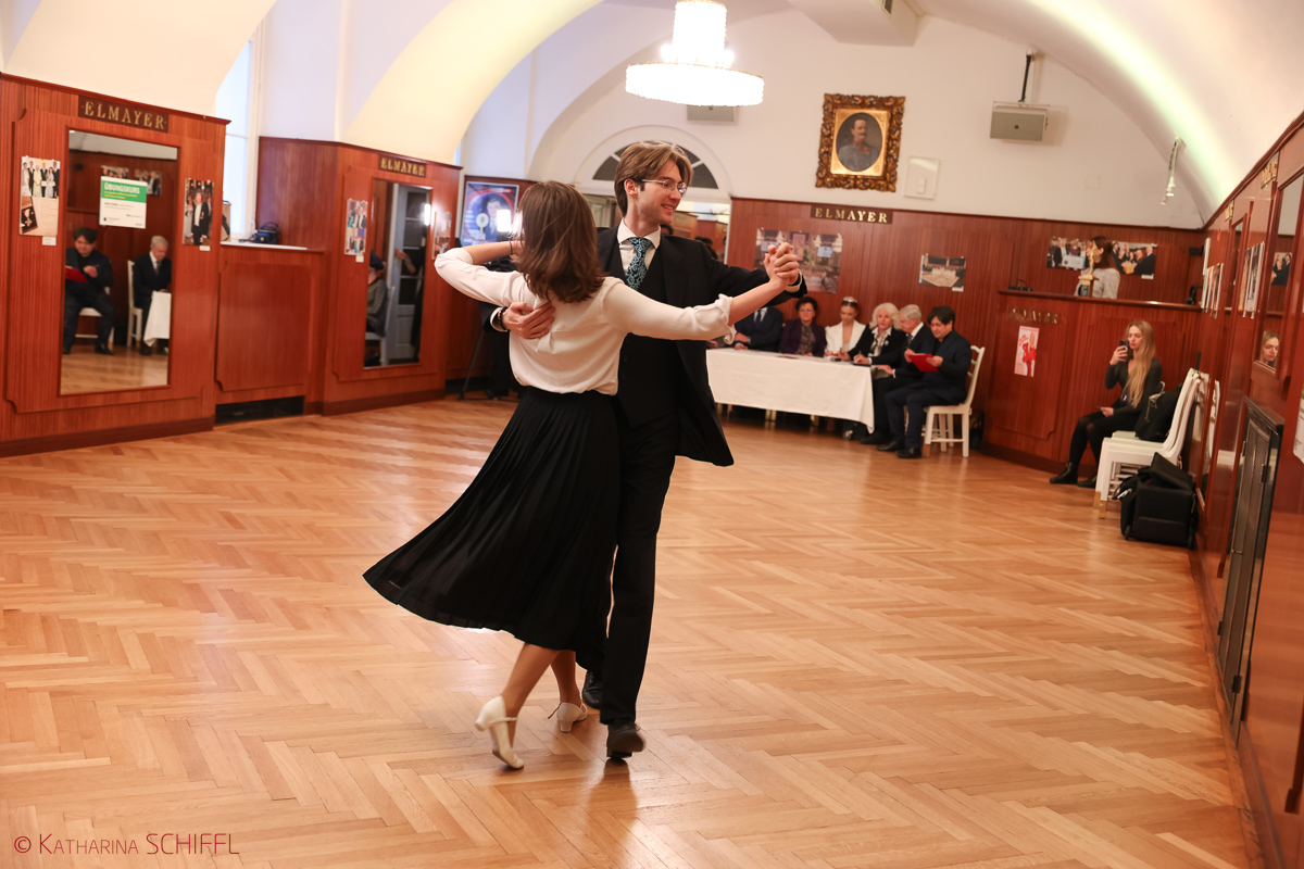 Juristenball 2026 - Vortanzen – Bild 22 von 26