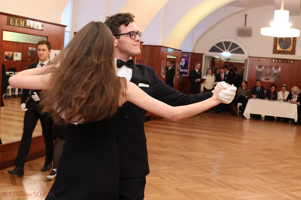 Juristenball 2026 - Vortanzen – Bild 23 von 26