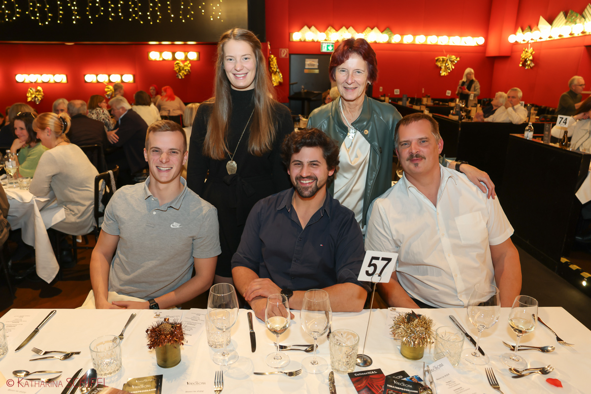 Premiere - Dinner for One Wiederaufnahme – Bild 30 von 40