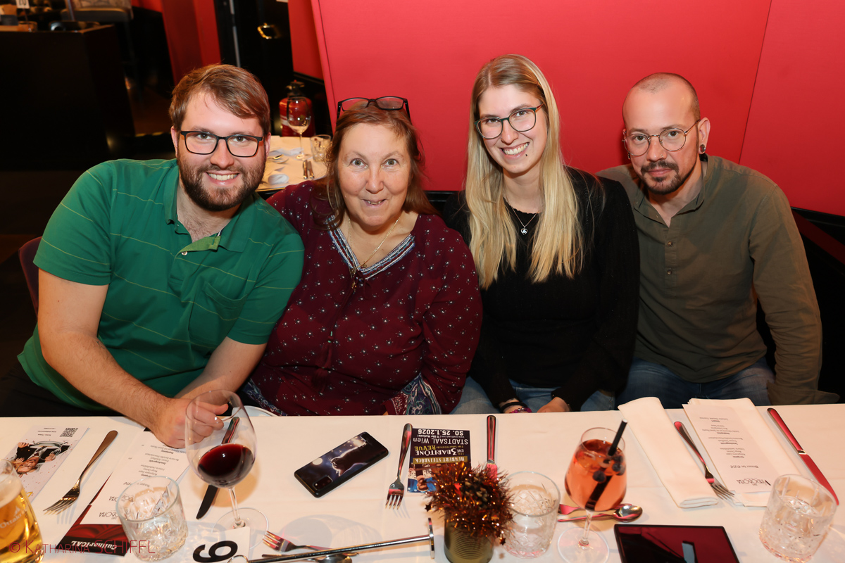 Premiere - Dinner for One Wiederaufnahme – Bild 31 von 40