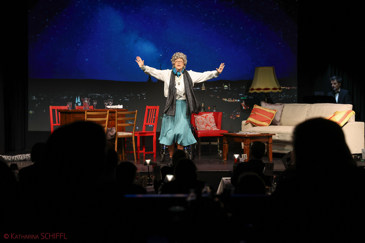 Premiere - Dinner for One Wiederaufnahme – Bild 37 von 40