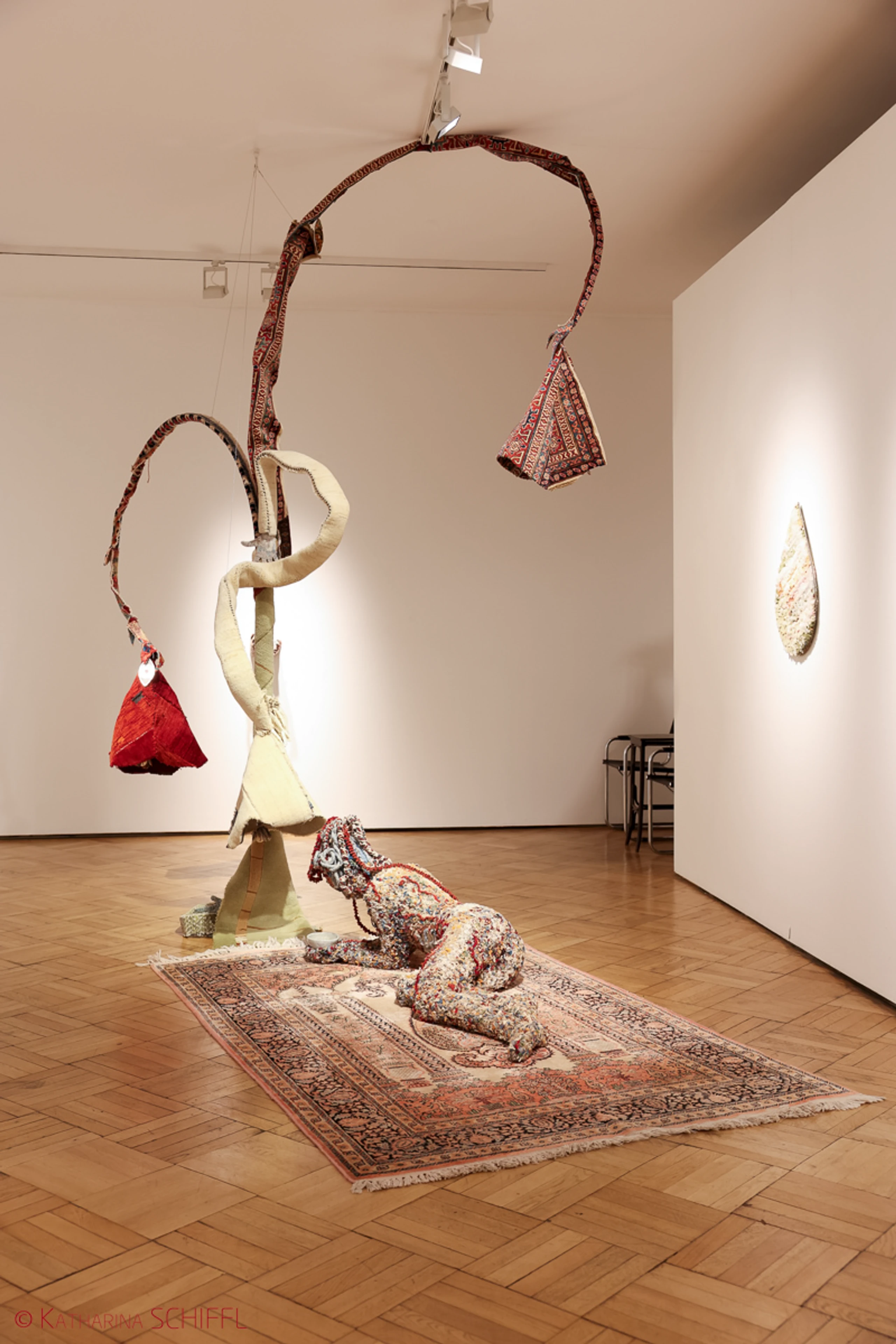 Ausstellungseröffnung „Tree of Life“  von Noushin Redjaian – Bild 5 von 81