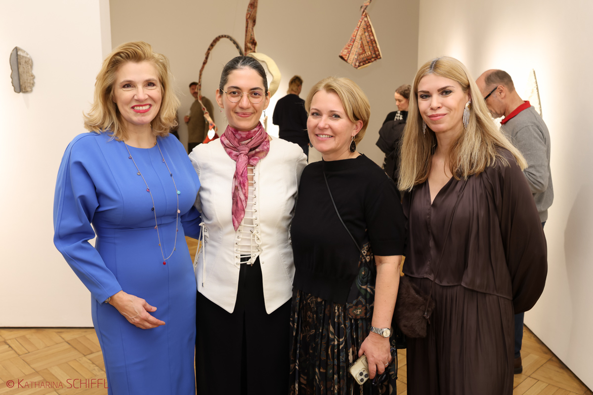 Ausstellungseröffnung „Tree of Life“  von Noushin Redjaian – Bild 8 von 81