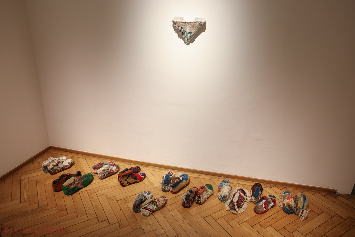 Ausstellungseröffnung „Tree of Life“  von Noushin Redjaian – Bild 10 von 81