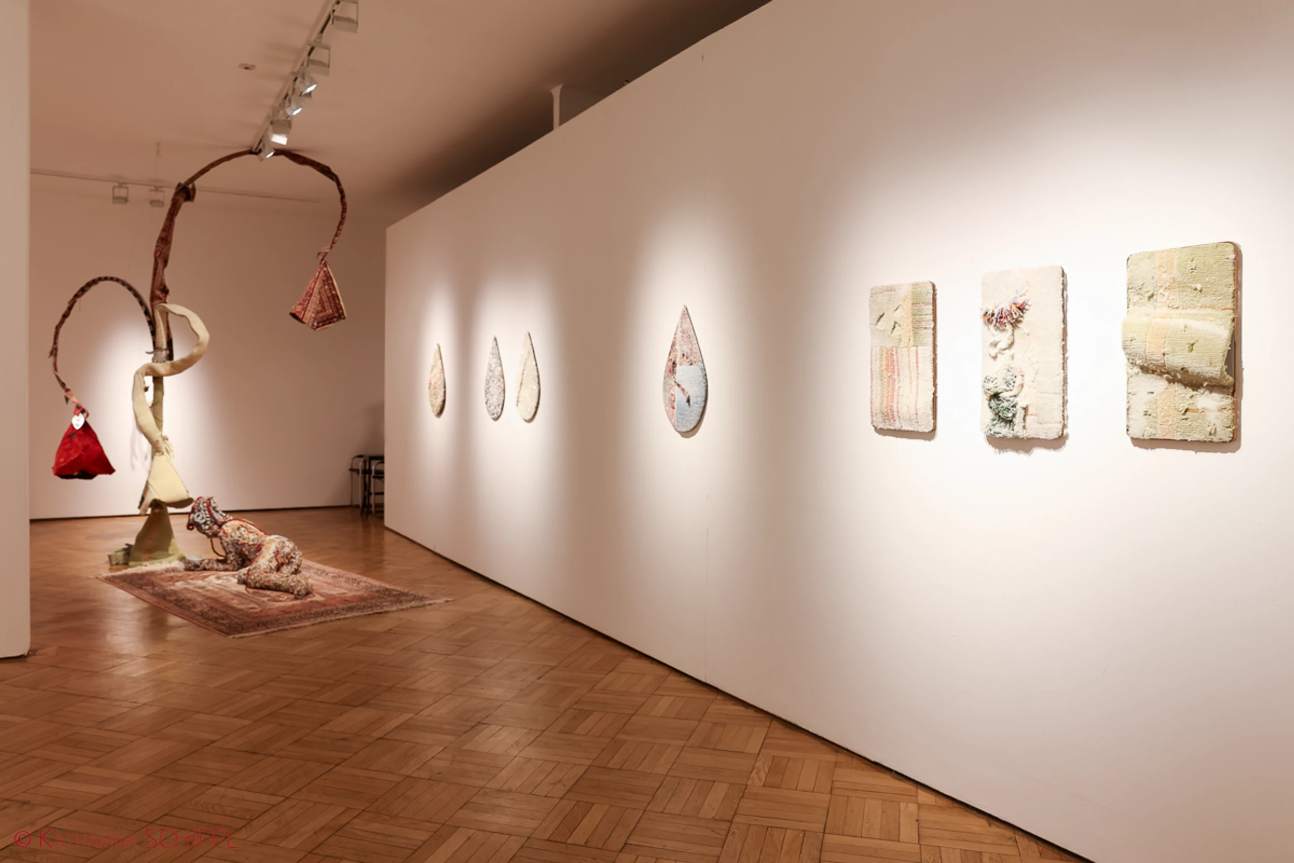 Ausstellungseröffnung „Tree of Life“  von Noushin Redjaian – Bild 12 von 81