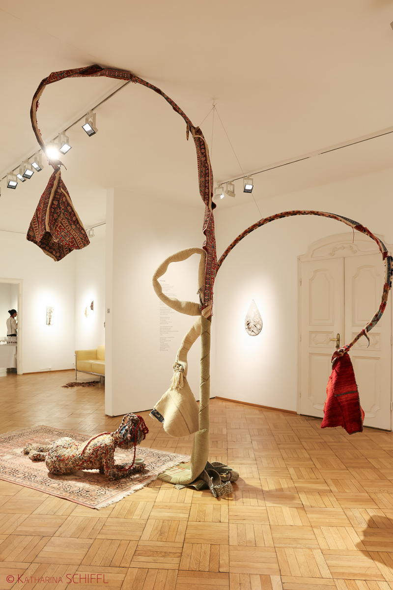 Ausstellungseröffnung „Tree of Life“  von Noushin Redjaian – Bild 22 von 81