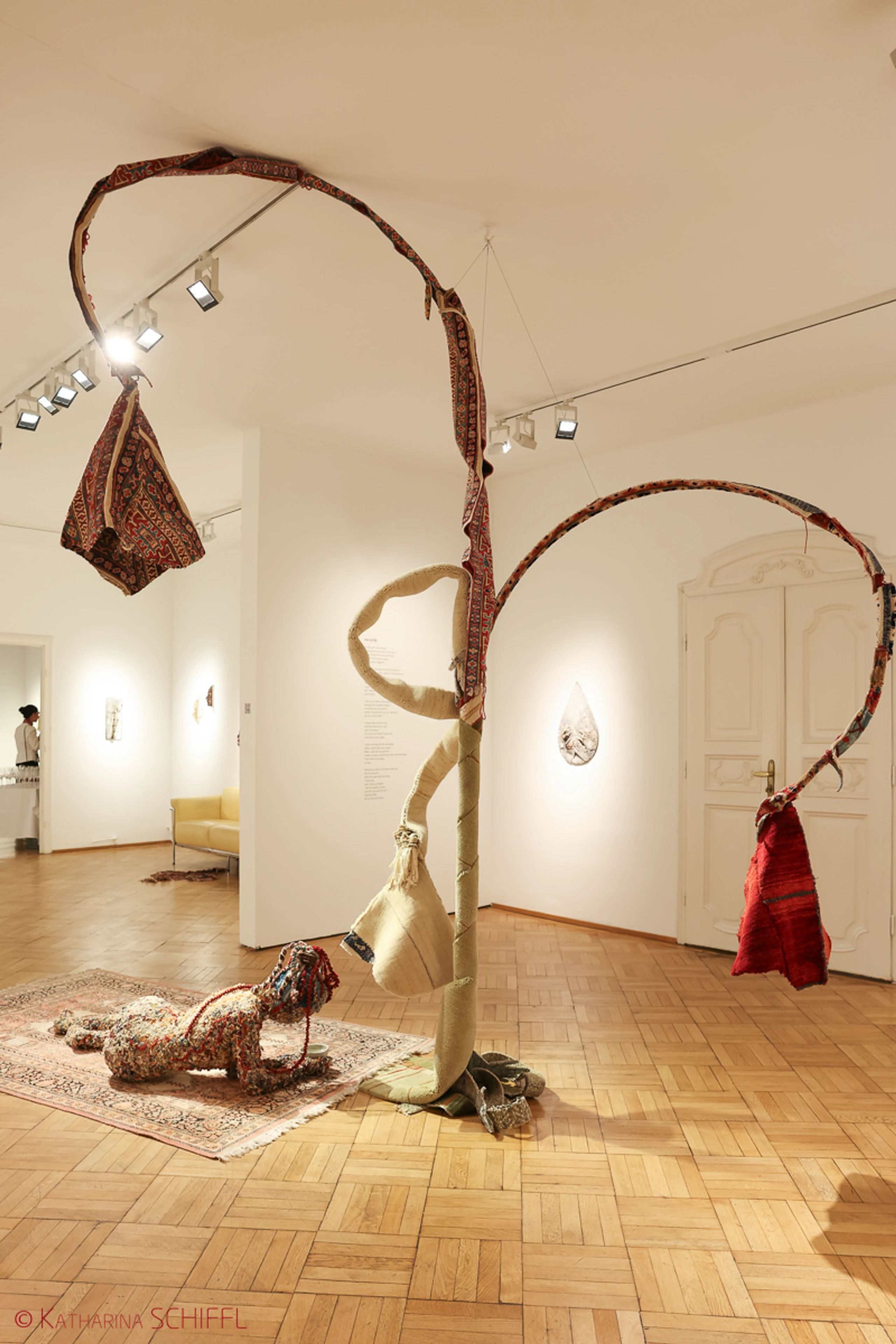 Ausstellungseröffnung „Tree of Life“  von Noushin Redjaian – Bild 22 von 81