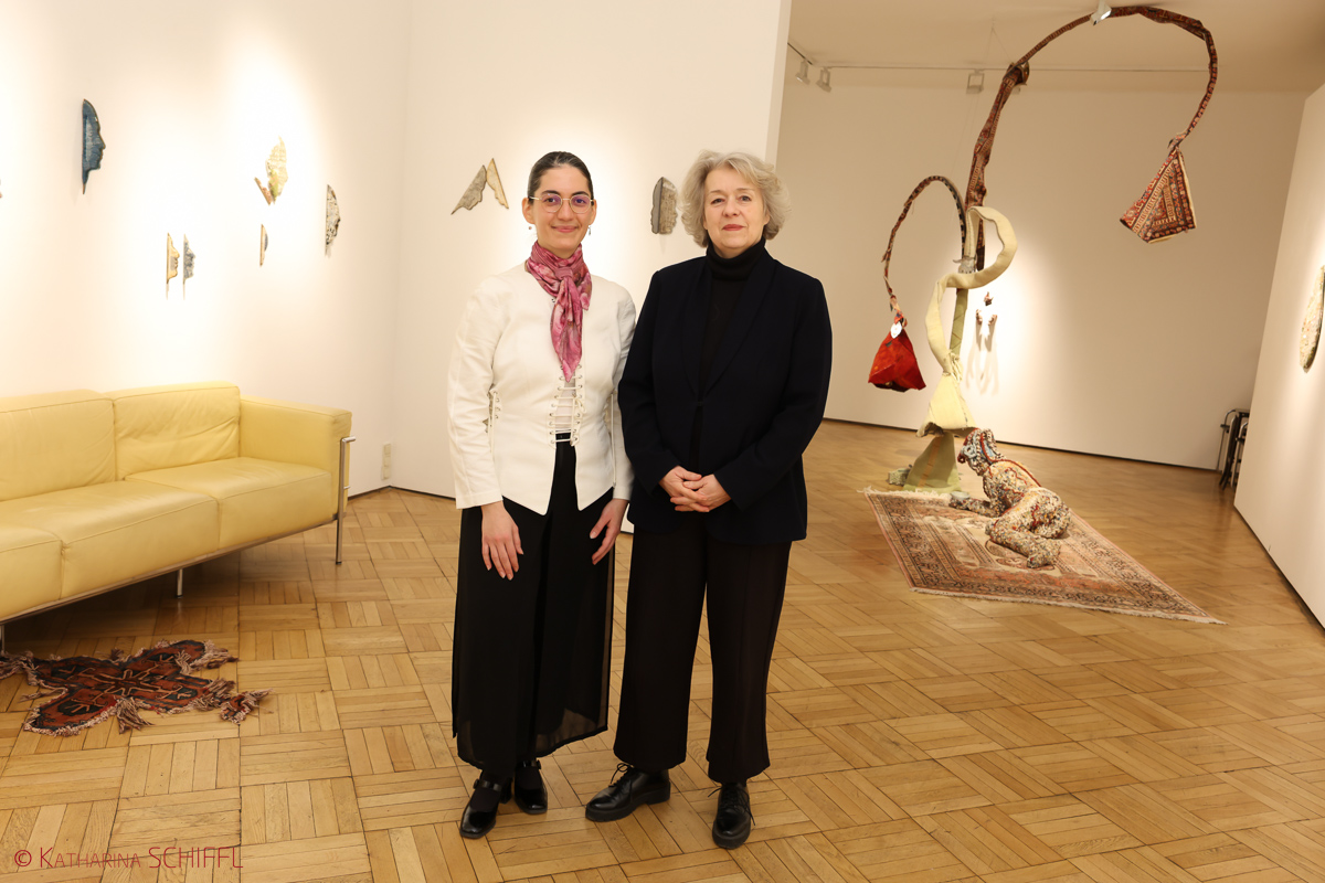 Ausstellungseröffnung „Tree of Life“  von Noushin Redjaian – Bild 25 von 81