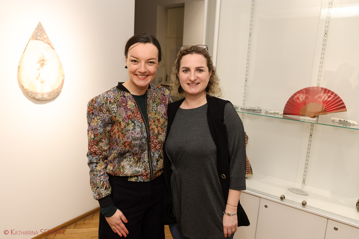 Ausstellungseröffnung „Tree of Life“  von Noushin Redjaian – Bild 27 von 81