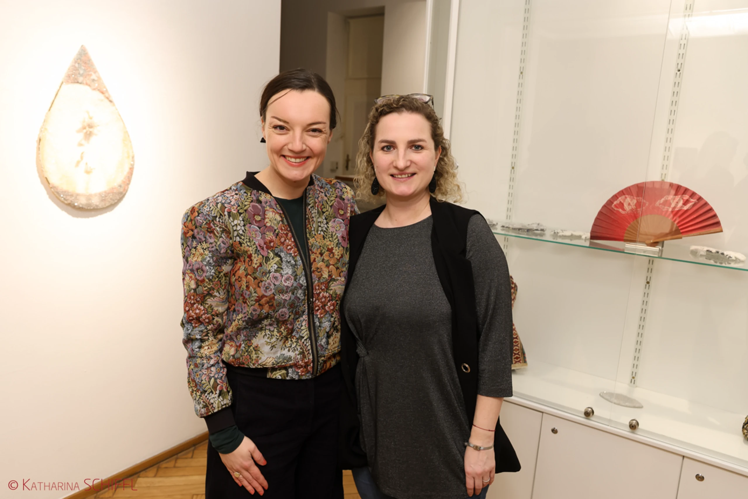 Ausstellungseröffnung „Tree of Life“  von Noushin Redjaian – Bild 27 von 81
