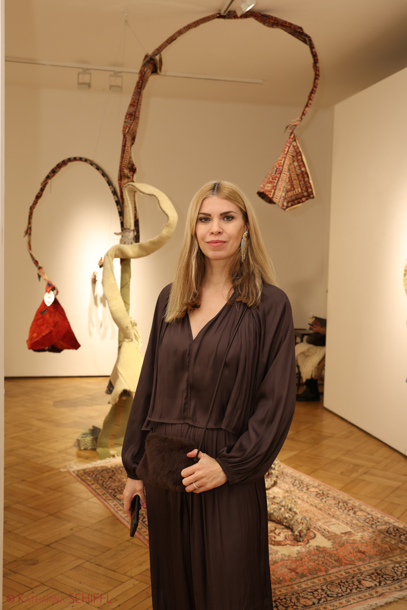 Ausstellungseröffnung „Tree of Life“  von Noushin Redjaian – Bild 34 von 81