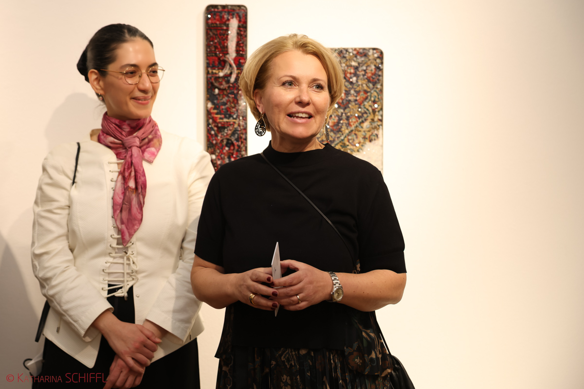Ausstellungseröffnung „Tree of Life“  von Noushin Redjaian – Bild 40 von 81
