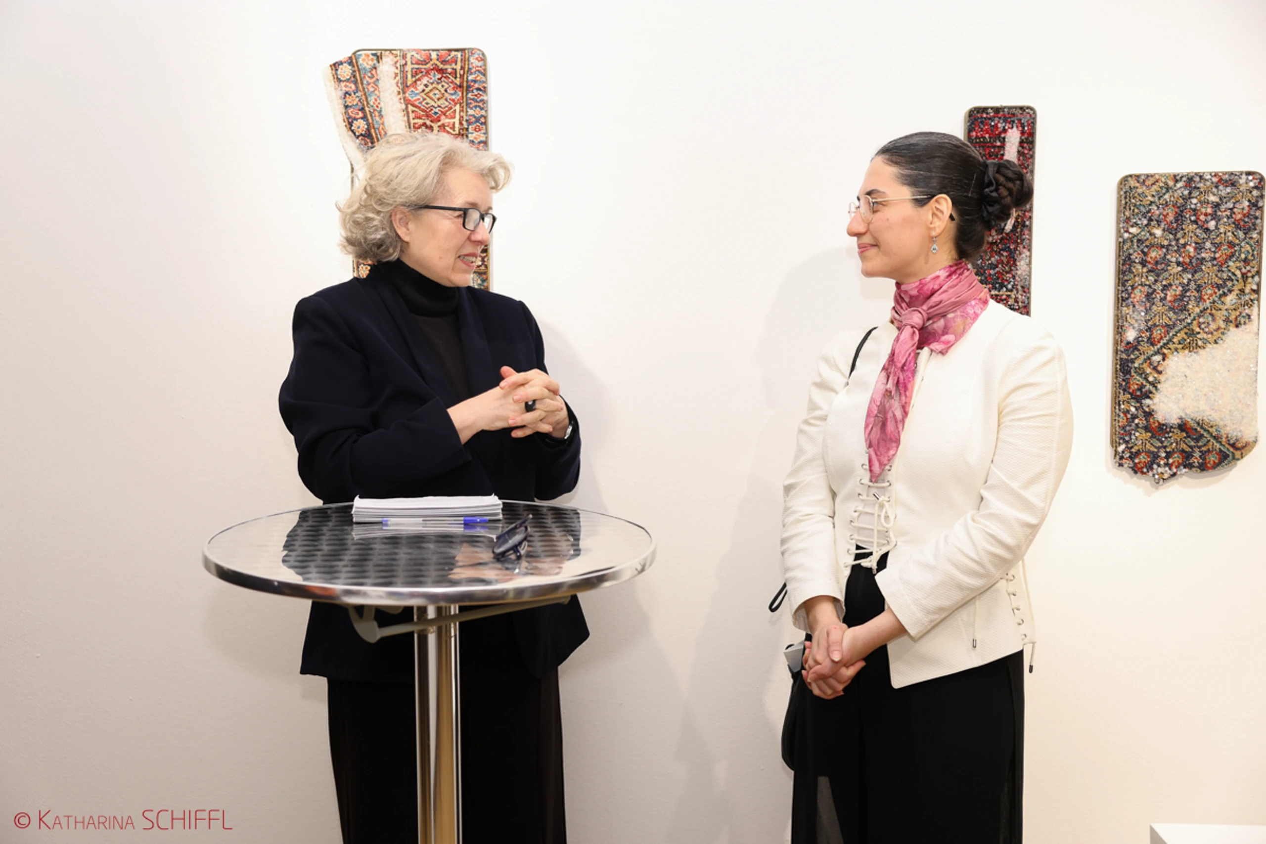 Ausstellungseröffnung „Tree of Life“  von Noushin Redjaian – Bild 41 von 81