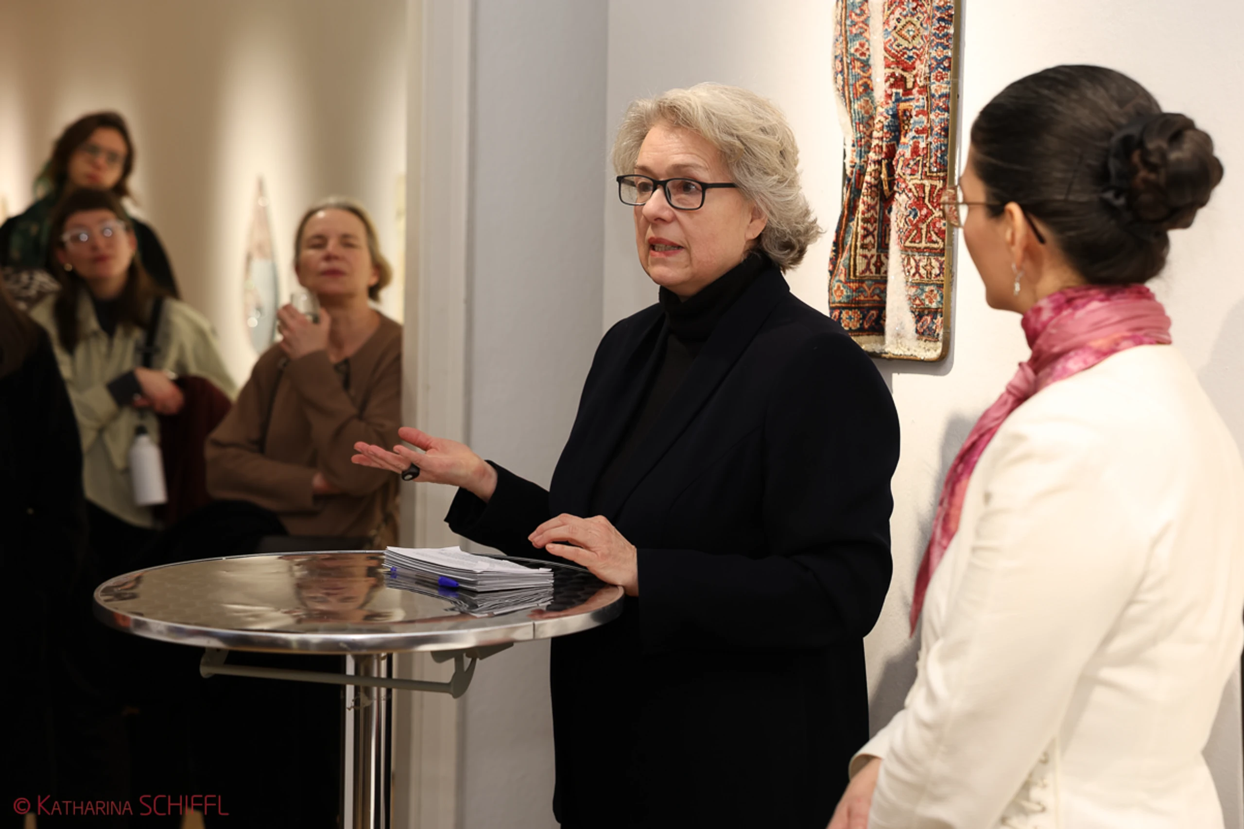 Ausstellungseröffnung „Tree of Life“  von Noushin Redjaian – Bild 43 von 81