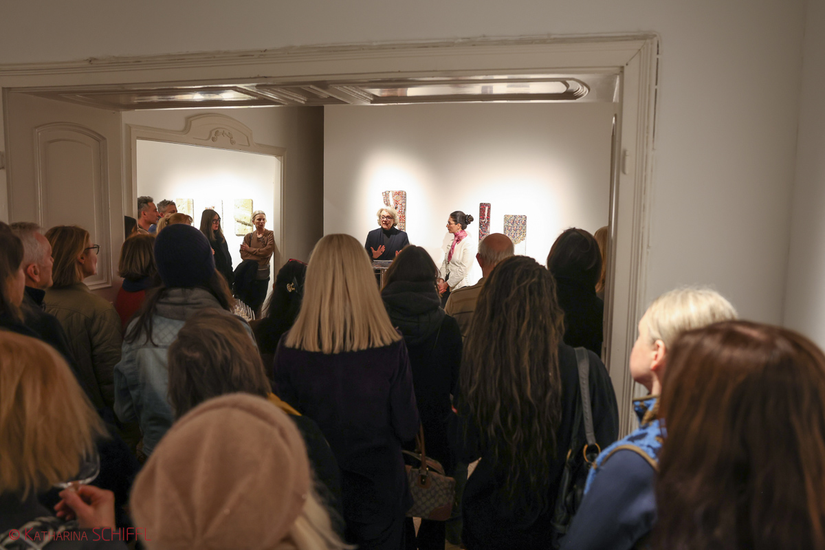 Ausstellungseröffnung „Tree of Life“  von Noushin Redjaian – Bild 48 von 81