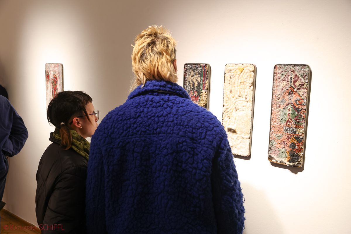 Ausstellungseröffnung „Tree of Life“  von Noushin Redjaian – Bild 51 von 81