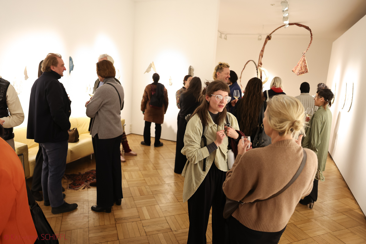 Ausstellungseröffnung „Tree of Life“  von Noushin Redjaian – Bild 67 von 81