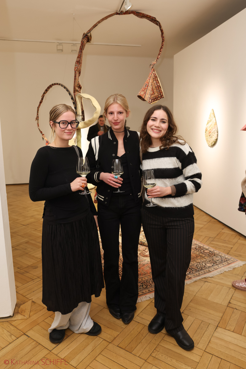 Ausstellungseröffnung „Tree of Life“  von Noushin Redjaian – Bild 72 von 81