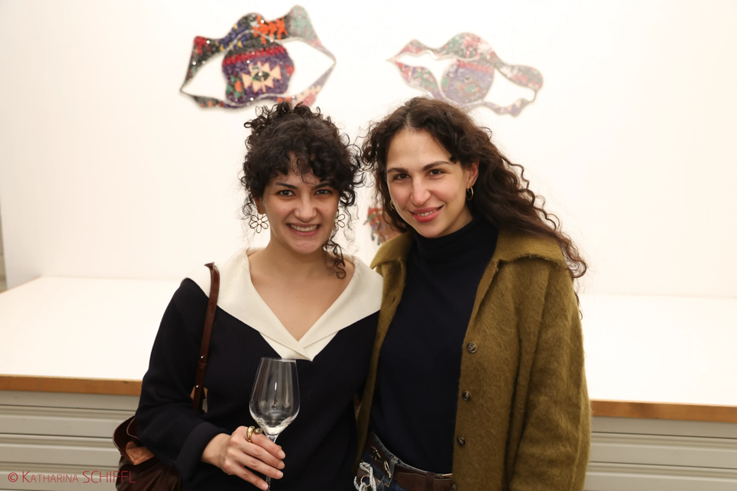Ausstellungseröffnung „Tree of Life“  von Noushin Redjaian – Bild 75 von 81