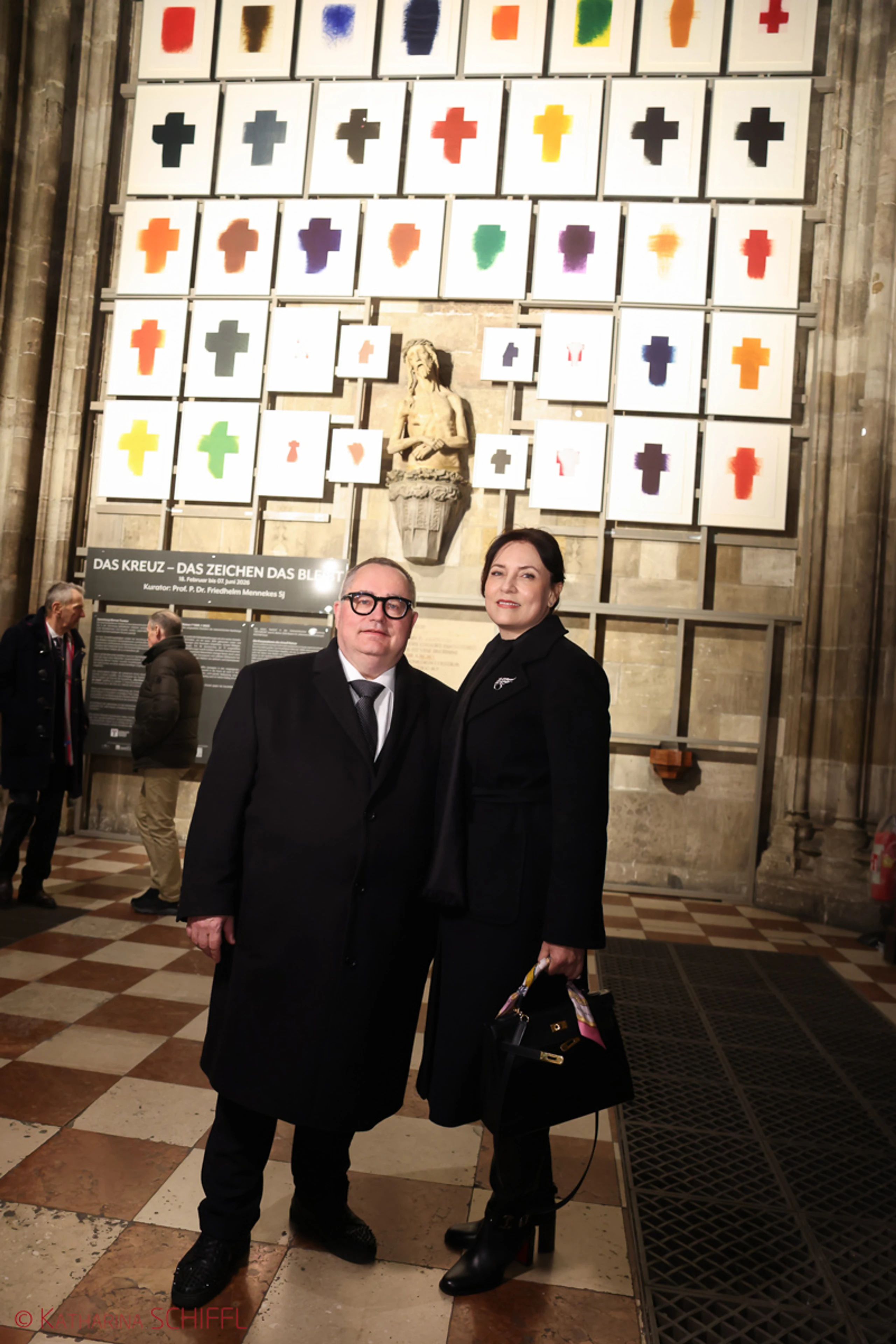 Arnulf Rainer im Stephansdom: 77 Kreuze der Sammlung Trenker