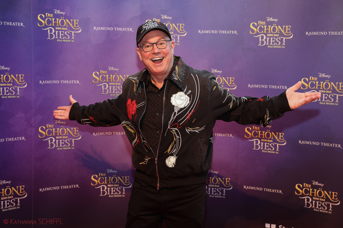 Gala-Premiere Disneys DIE SCHÖNE UND DAS BIEST – Bild 2 von 140