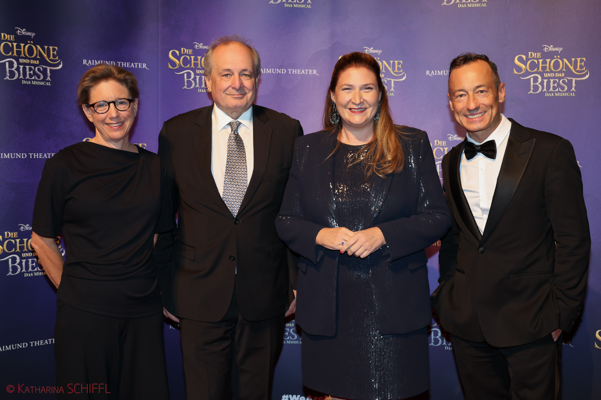 Gala-Premiere Disneys DIE SCHÖNE UND DAS BIEST – Bild 10 von 140