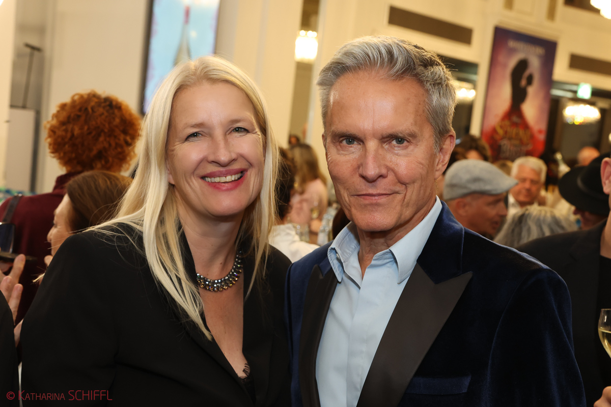 Gala-Premiere Disneys DIE SCHÖNE UND DAS BIEST – Bild 14 von 140
