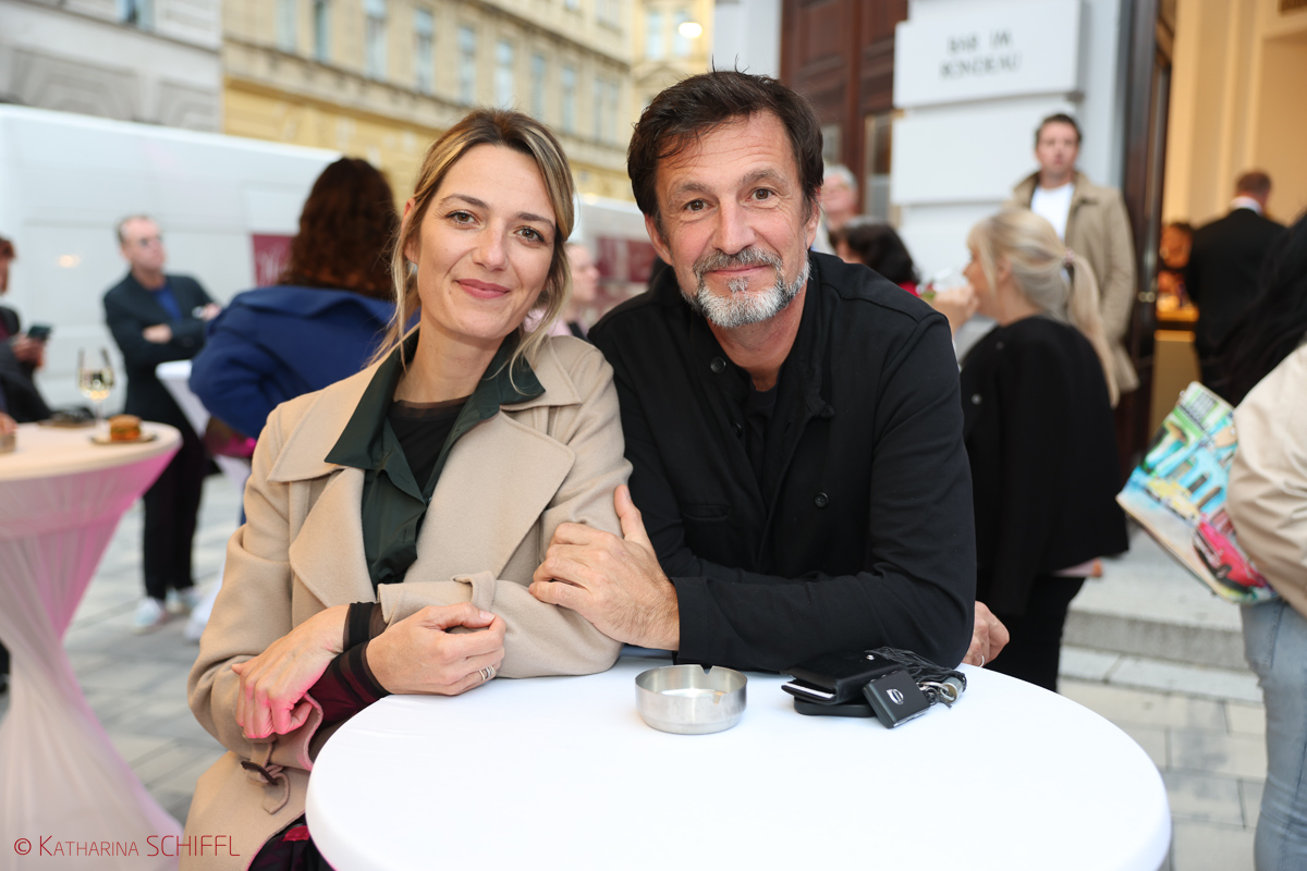 Gala-Premiere Disneys DIE SCHÖNE UND DAS BIEST – Bild 24 von 140
