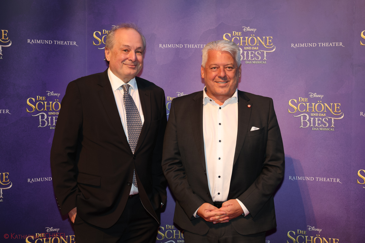 Gala-Premiere Disneys DIE SCHÖNE UND DAS BIEST – Bild 32 von 140