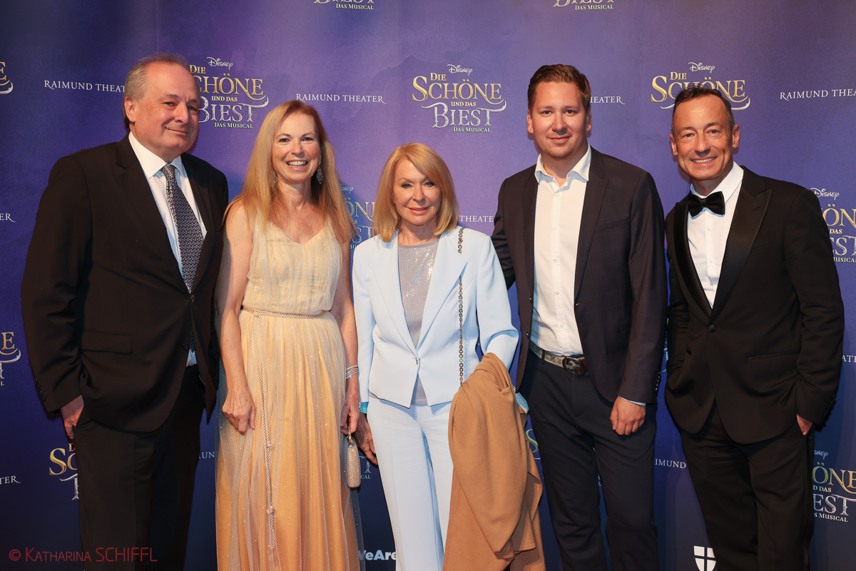 Gala-Premiere Disneys DIE SCHÖNE UND DAS BIEST – Bild 34 von 140
