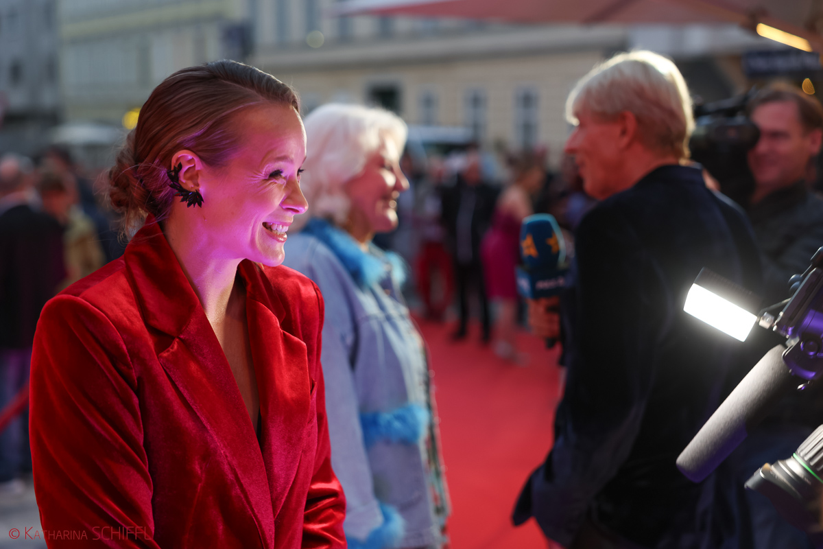 Gala-Premiere Disneys DIE SCHÖNE UND DAS BIEST – Bild 36 von 140