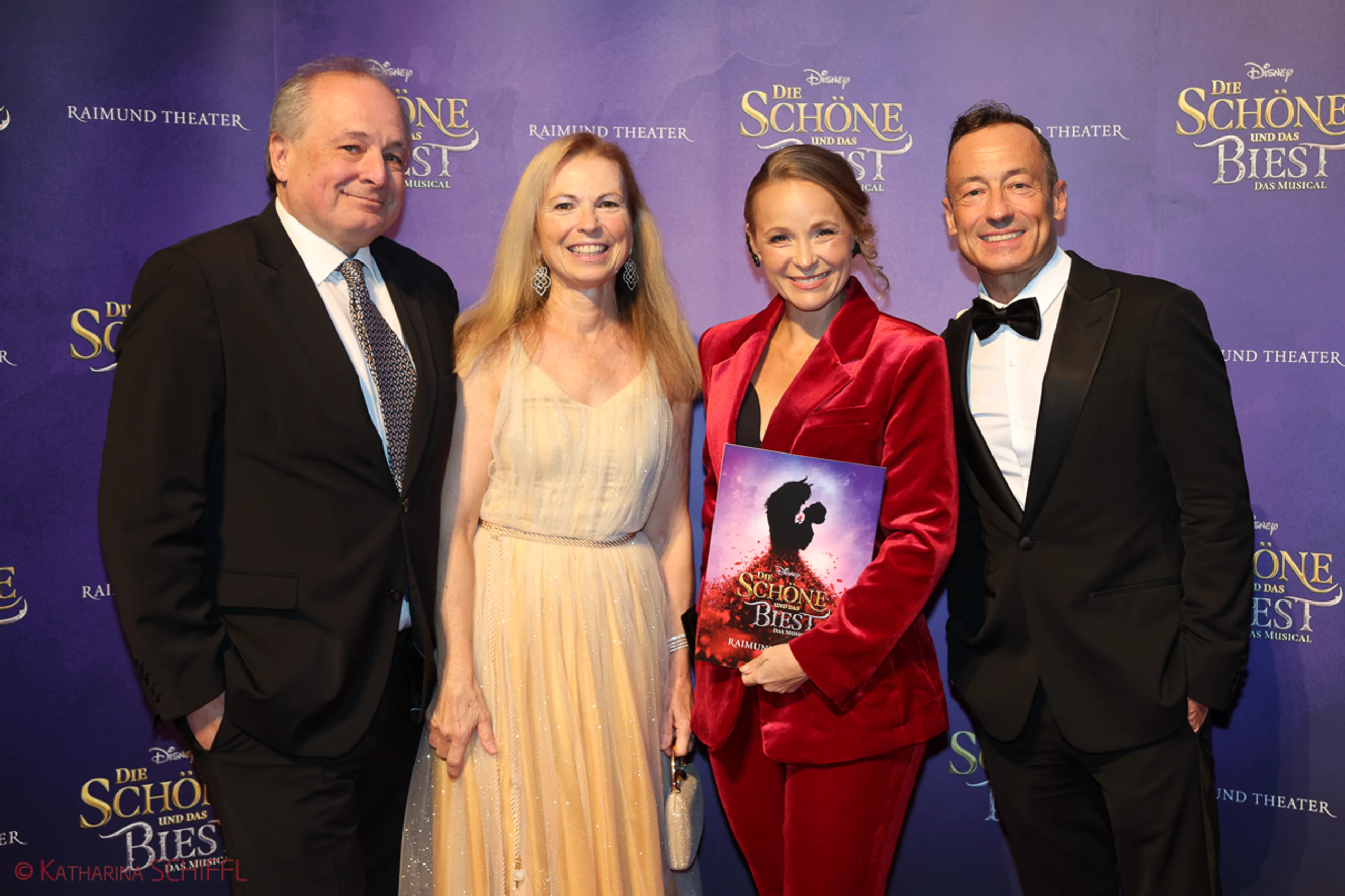 Gala-Premiere Disneys DIE SCHÖNE UND DAS BIEST – Bild 37 von 140