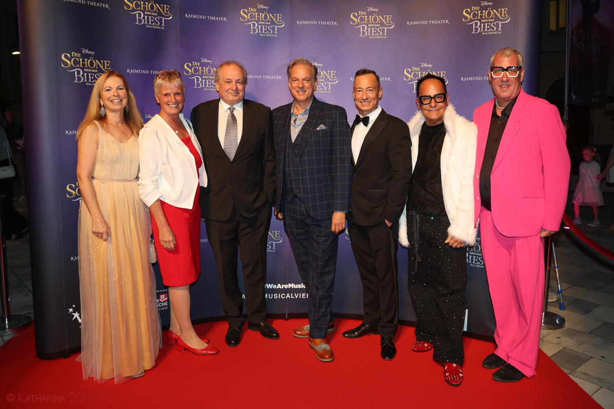 Gala-Premiere Disneys DIE SCHÖNE UND DAS BIEST – Bild 53 von 140
