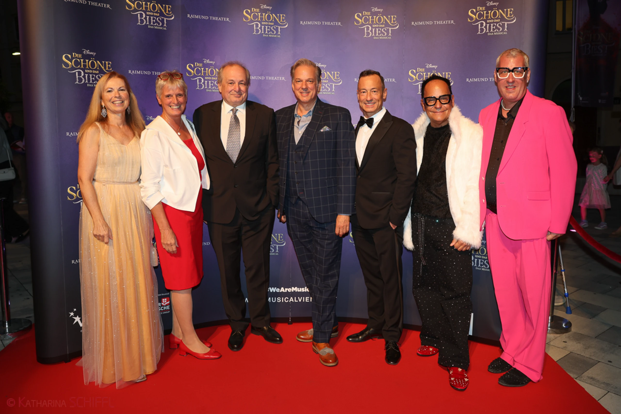 Gala-Premiere Disneys DIE SCHÖNE UND DAS BIEST – Bild 53 von 140
