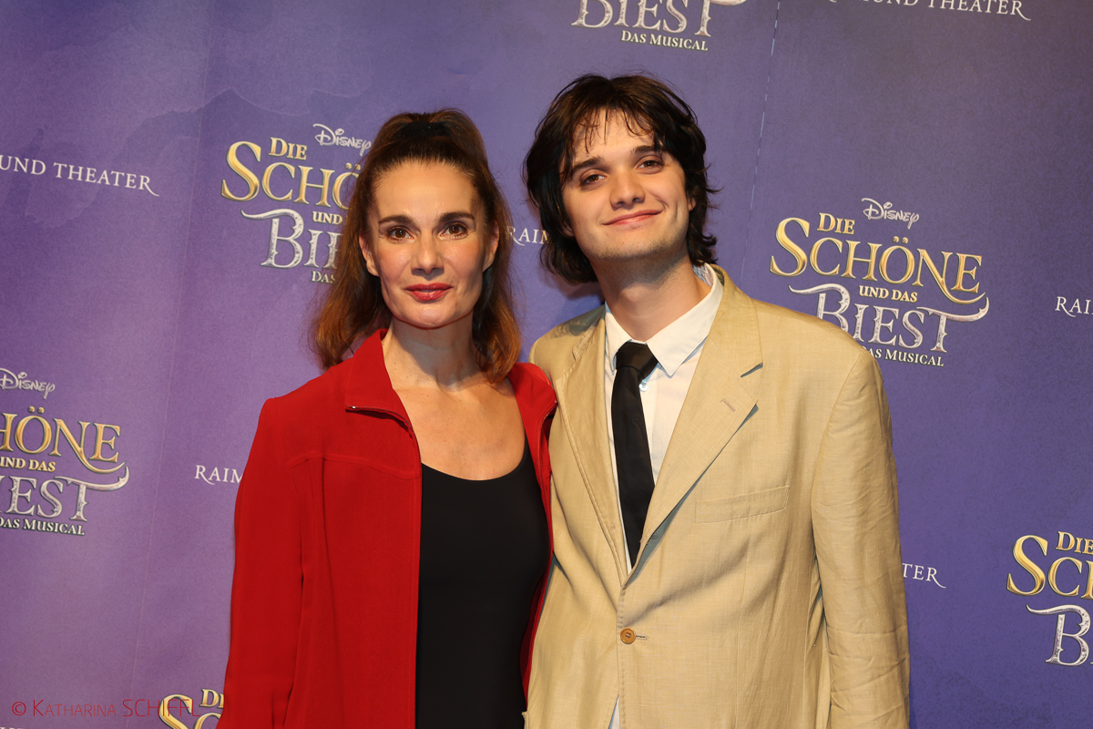 Gala-Premiere Disneys DIE SCHÖNE UND DAS BIEST – Bild 58 von 140