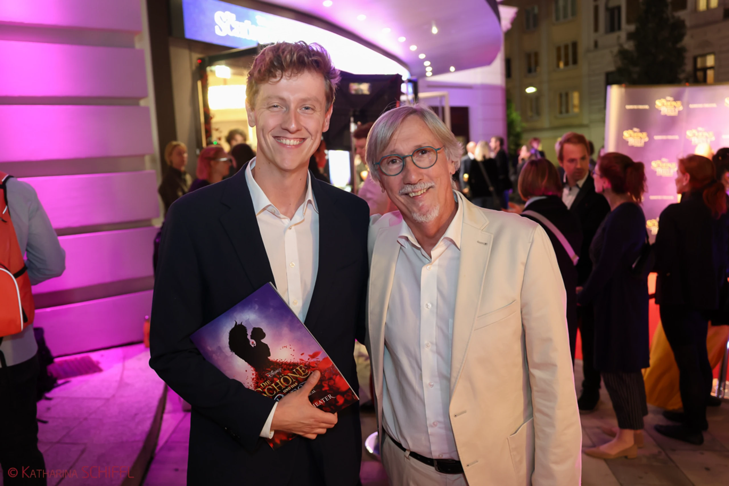 Gala-Premiere Disneys DIE SCHÖNE UND DAS BIEST – Bild 65 von 140