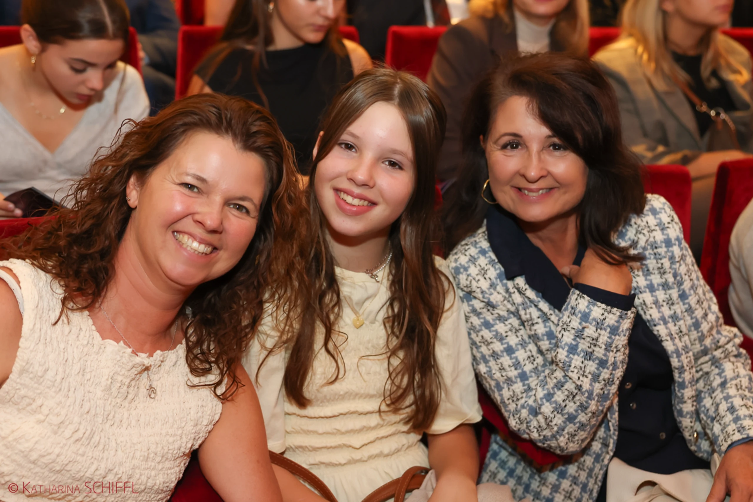 Gala-Premiere Disneys DIE SCHÖNE UND DAS BIEST – Bild 71 von 140