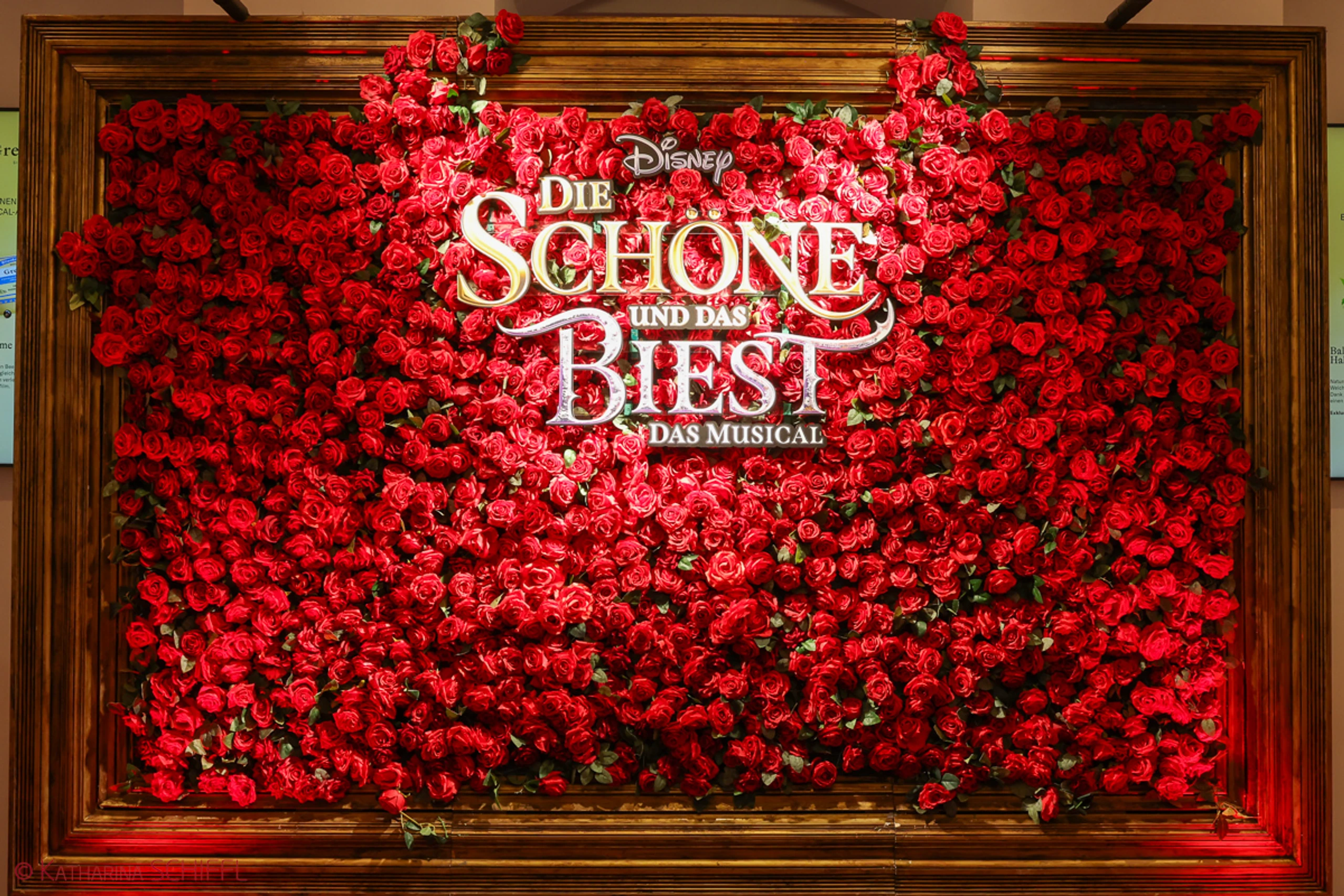 Gala-Premiere Disneys DIE SCHÖNE UND DAS BIEST – Bild 75 von 140