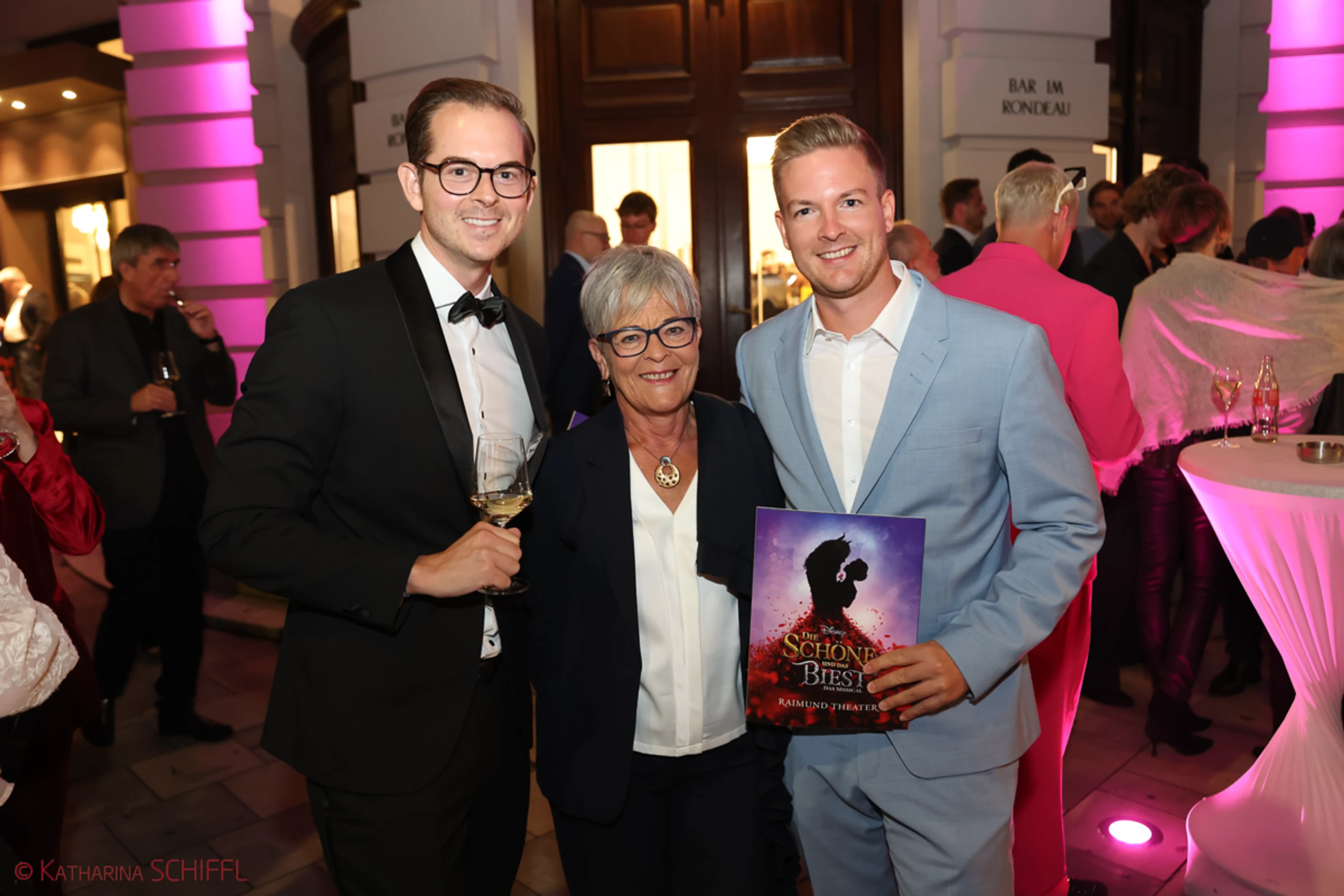 Gala-Premiere Disneys DIE SCHÖNE UND DAS BIEST – Bild 85 von 140