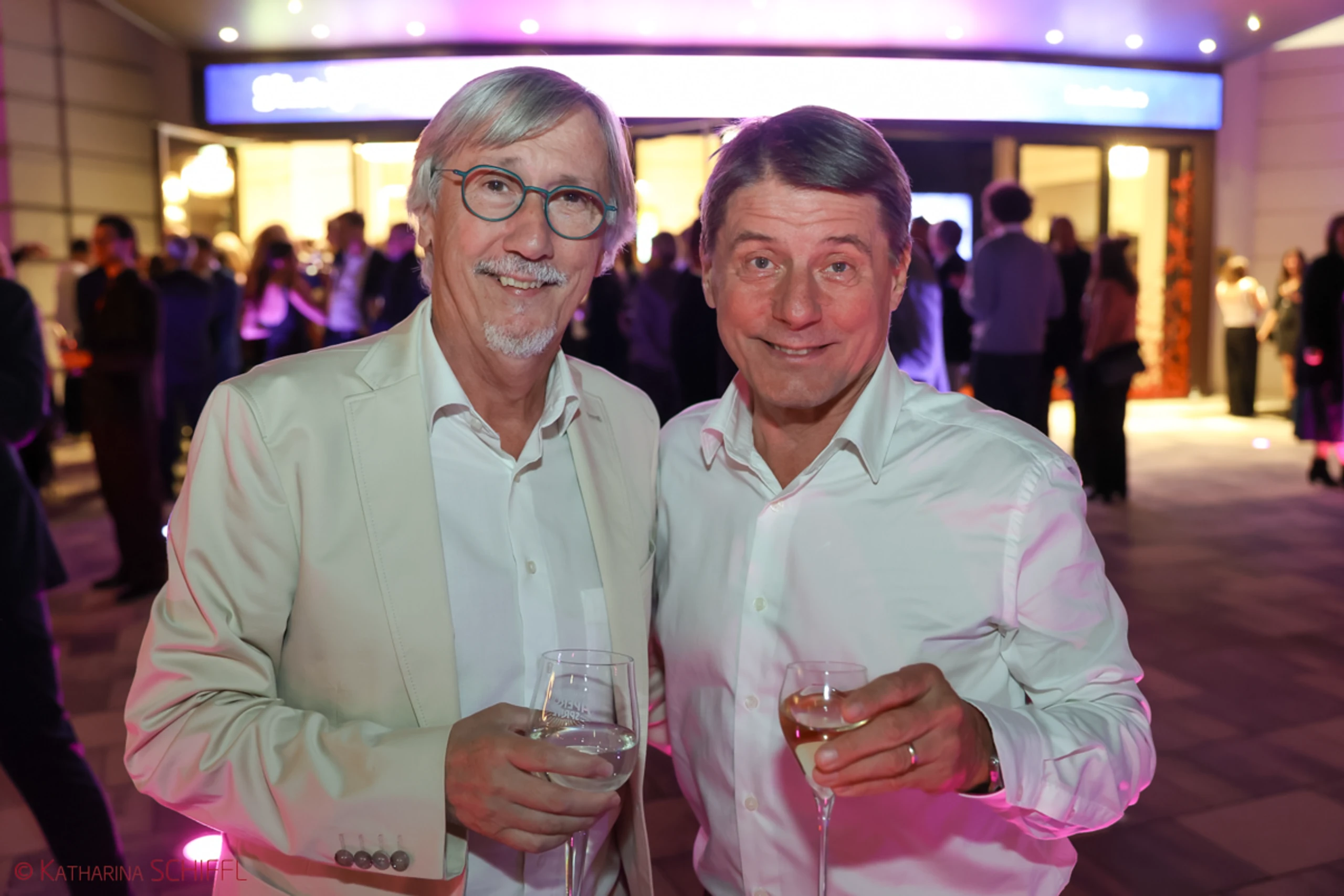 Gala-Premiere Disneys DIE SCHÖNE UND DAS BIEST – Bild 87 von 140