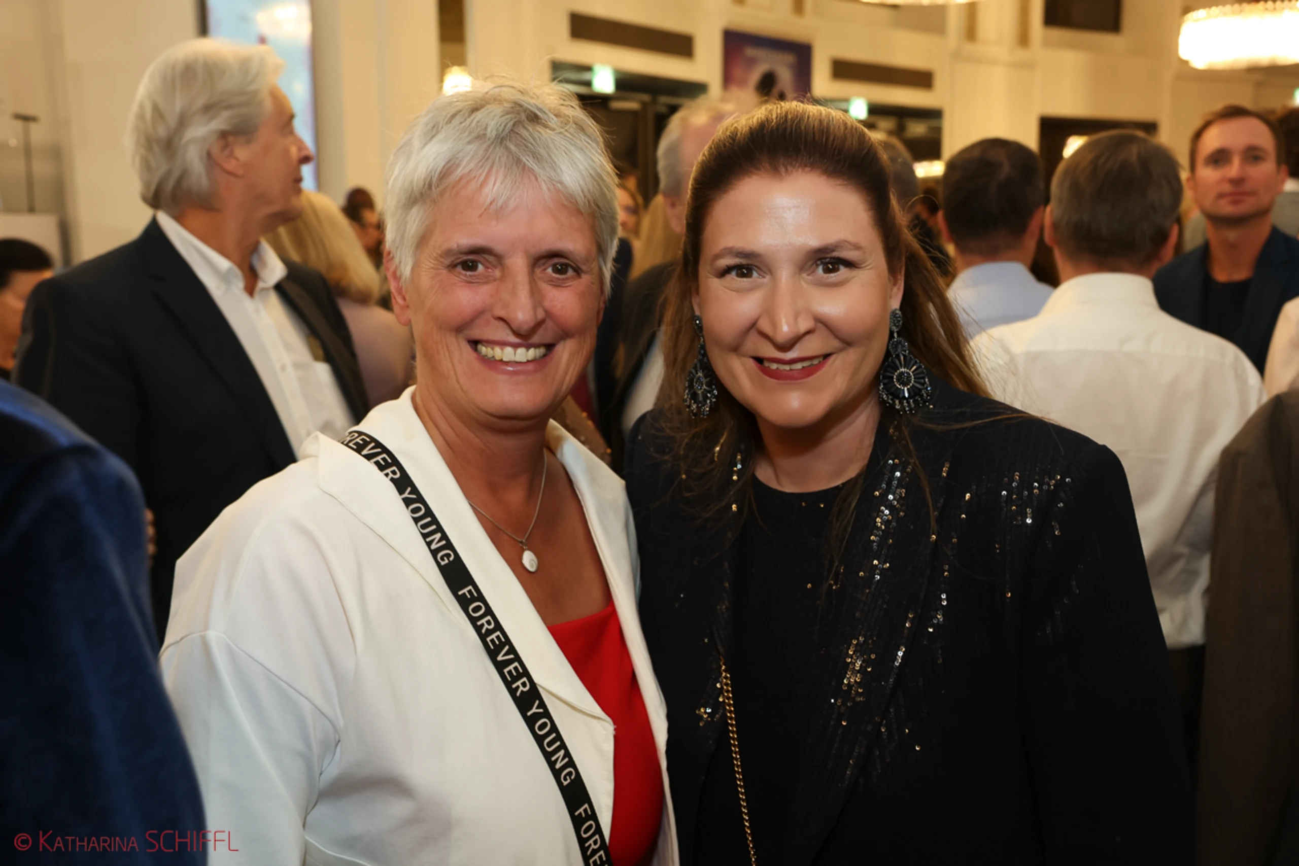 Gala-Premiere Disneys DIE SCHÖNE UND DAS BIEST – Bild 91 von 140