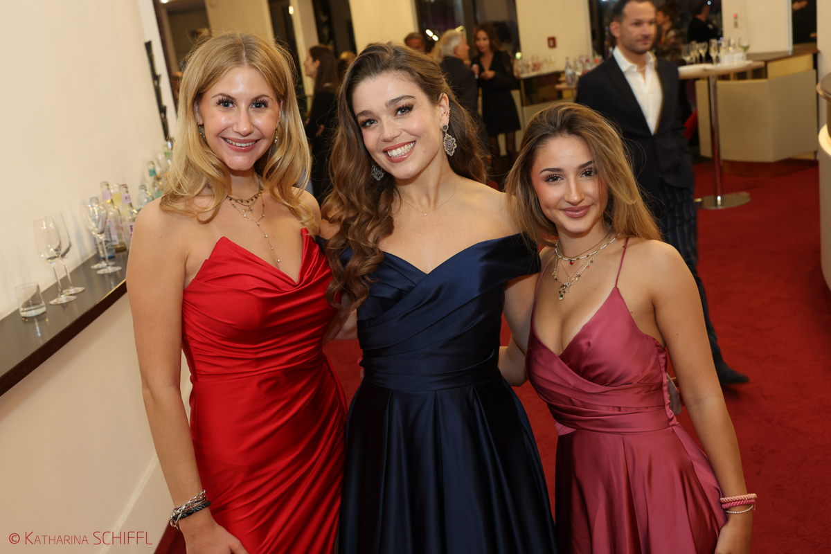 Gala-Premiere Disneys DIE SCHÖNE UND DAS BIEST – Bild 93 von 140