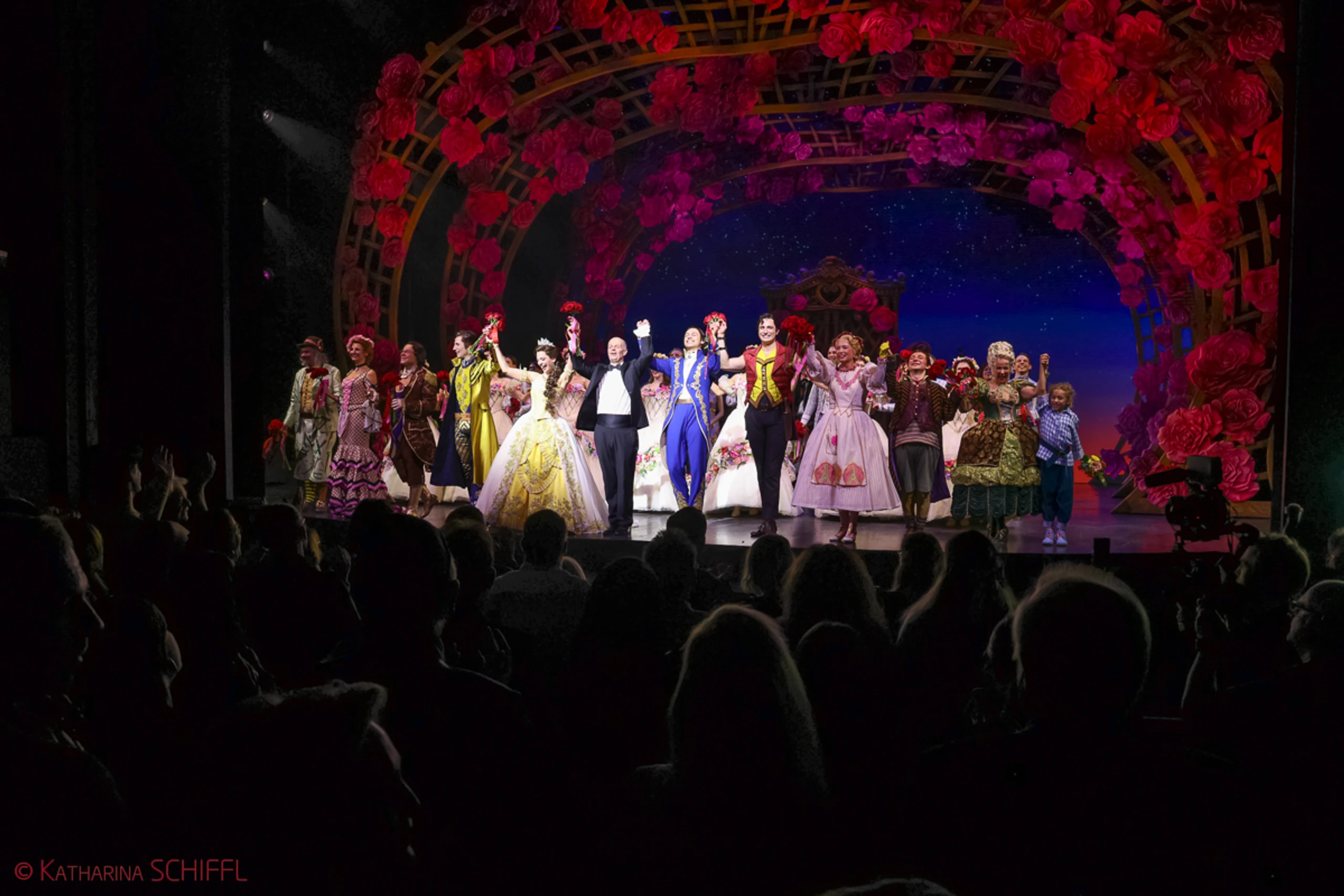 Gala-Premiere Disneys DIE SCHÖNE UND DAS BIEST – Bild 105 von 140