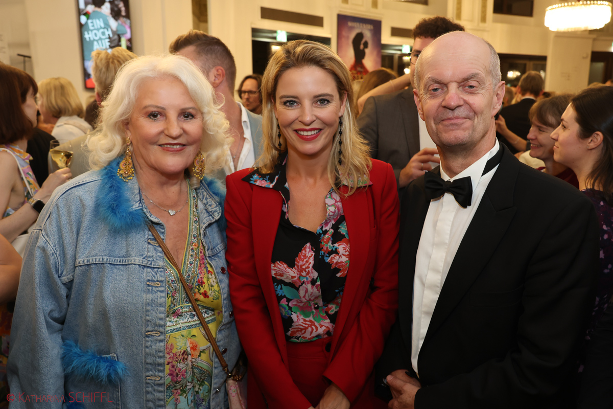 Gala-Premiere Disneys DIE SCHÖNE UND DAS BIEST – Bild 112 von 140