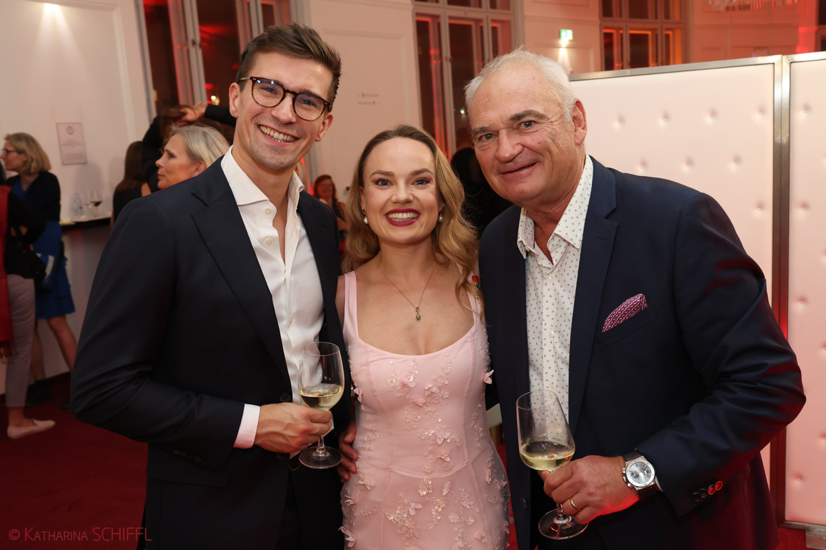 Gala-Premiere Disneys DIE SCHÖNE UND DAS BIEST – Bild 130 von 140