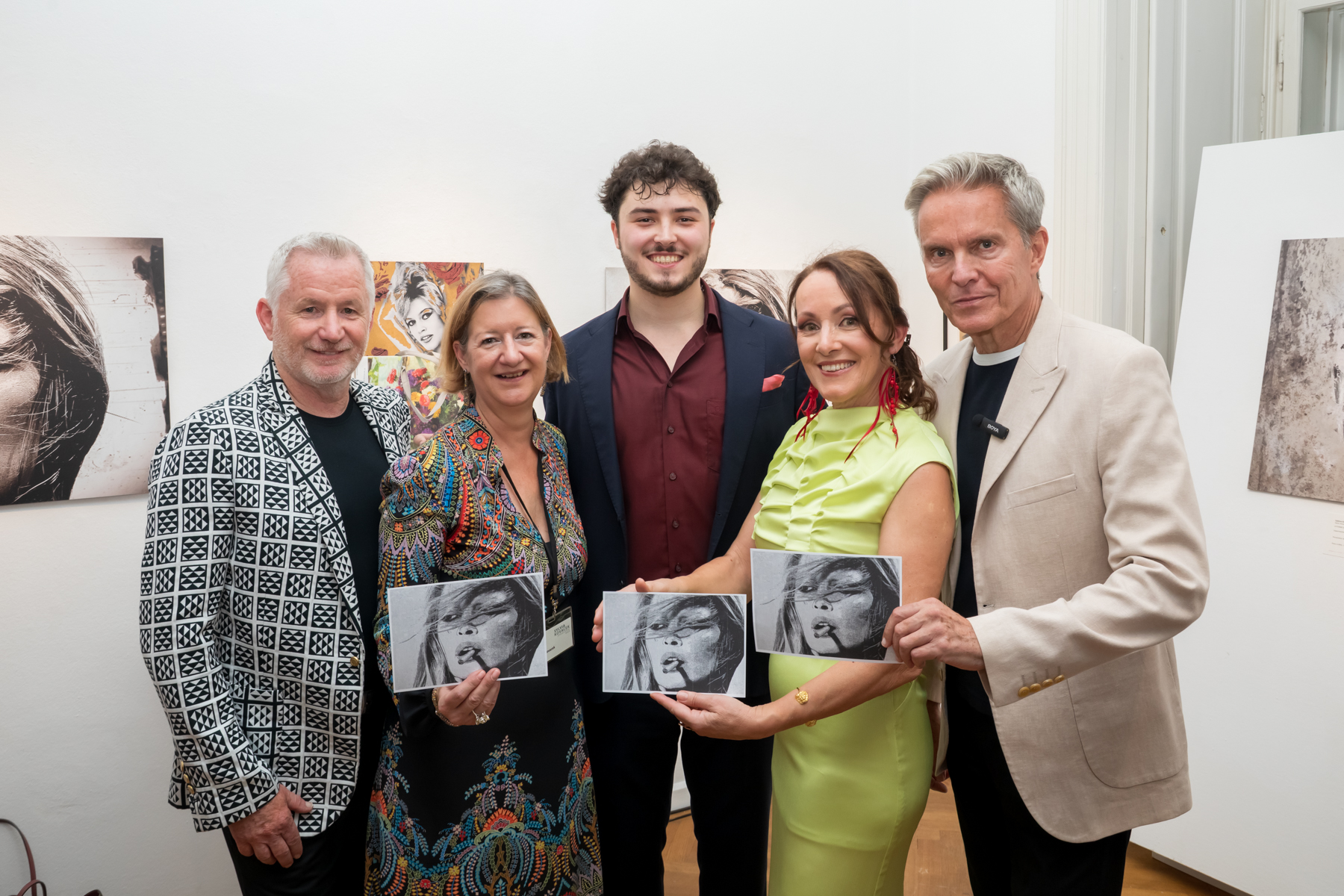 Vernissage der vielseitigen Künstlerin SABINE KÖNIG – Bild 1 von 60