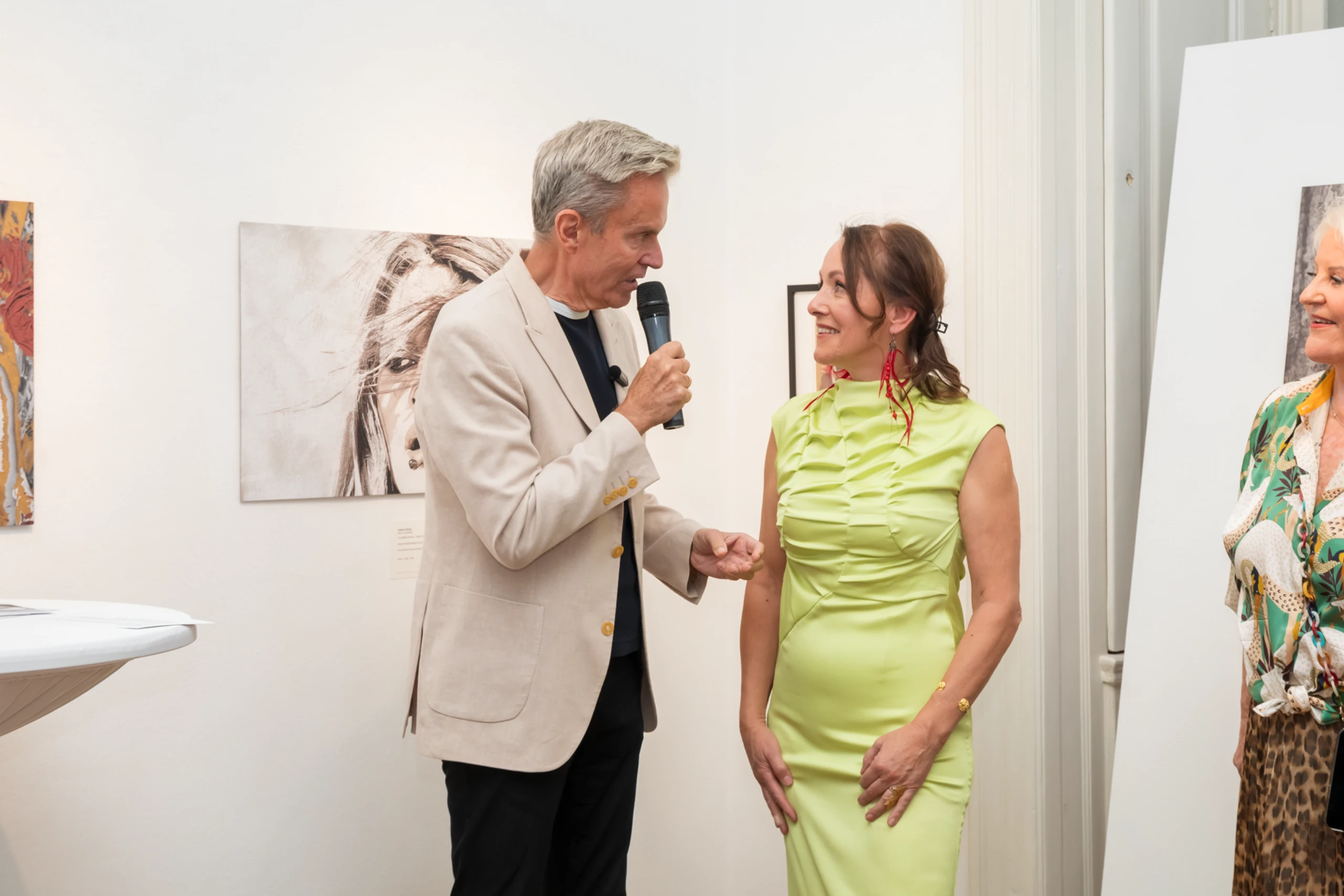 Vernissage der vielseitigen Künstlerin SABINE KÖNIG – Bild 8 von 60