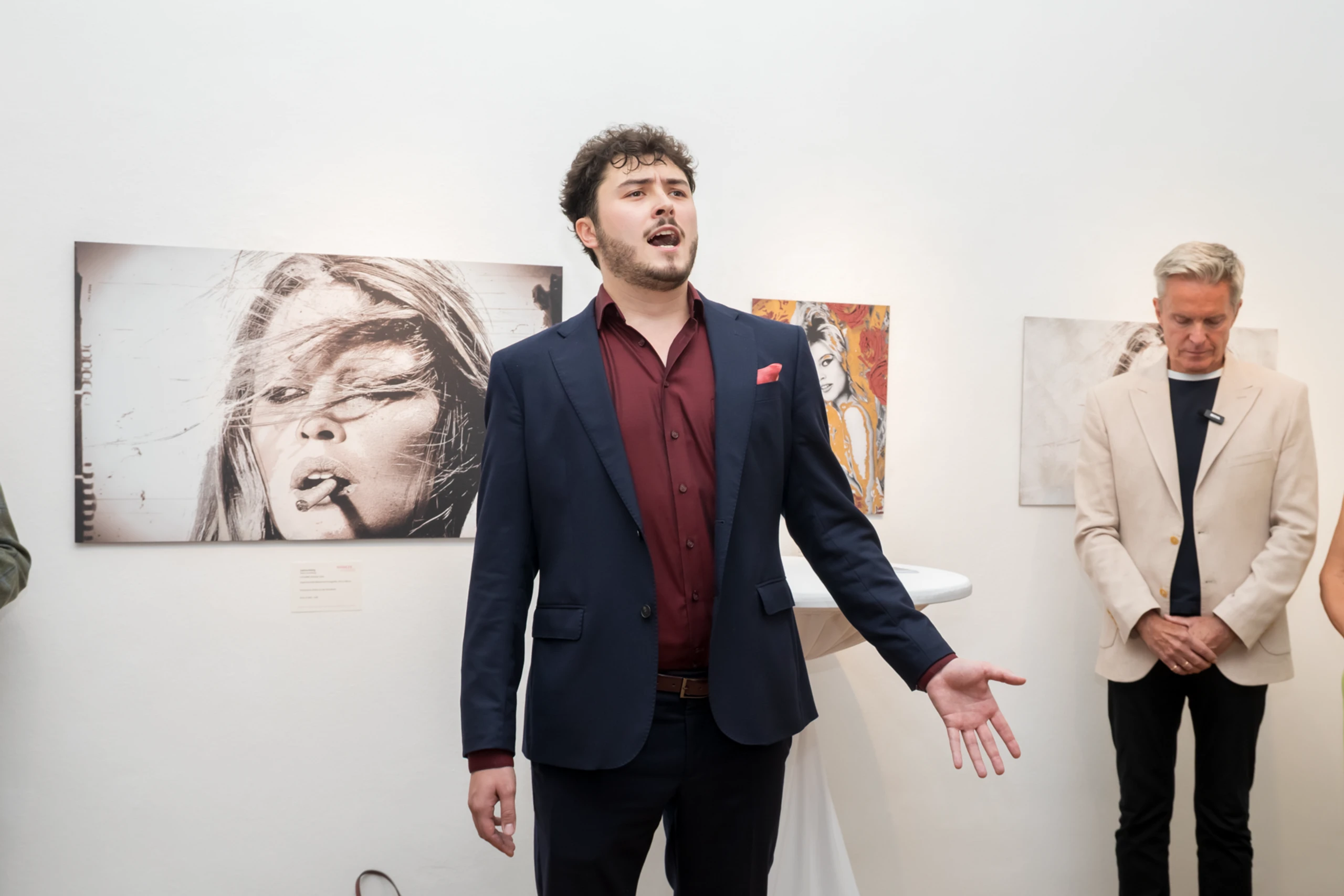 Vernissage der vielseitigen Künstlerin SABINE KÖNIG – Bild 12 von 60