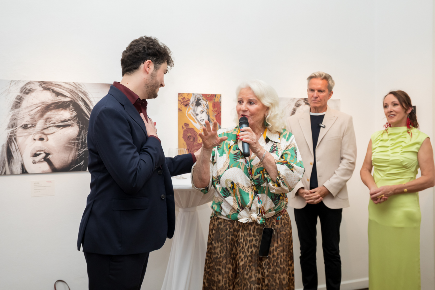 Vernissage der vielseitigen Künstlerin SABINE KÖNIG – Bild 20 von 60