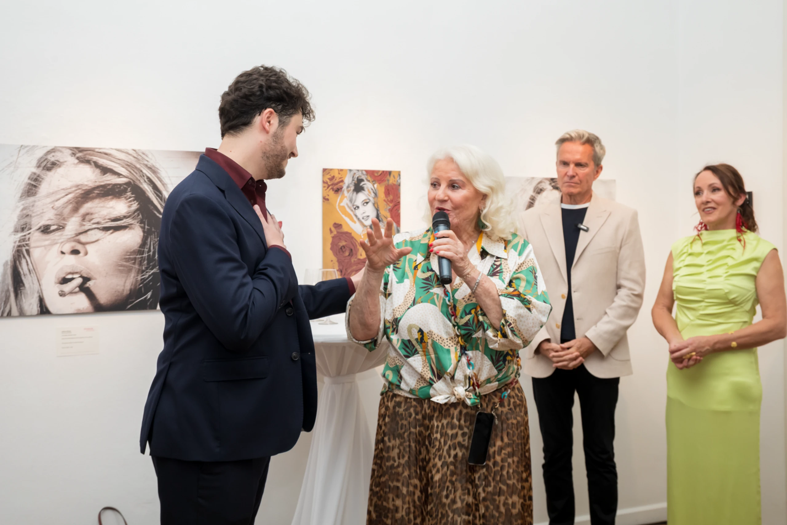 Vernissage der vielseitigen Künstlerin SABINE KÖNIG – Bild 20 von 60